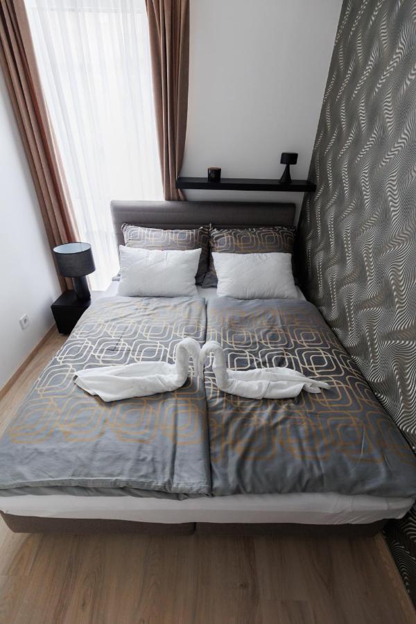 Villa Bauhaus Wellness Apartman Fsz. 1 Siofok Ngoại thất bức ảnh
