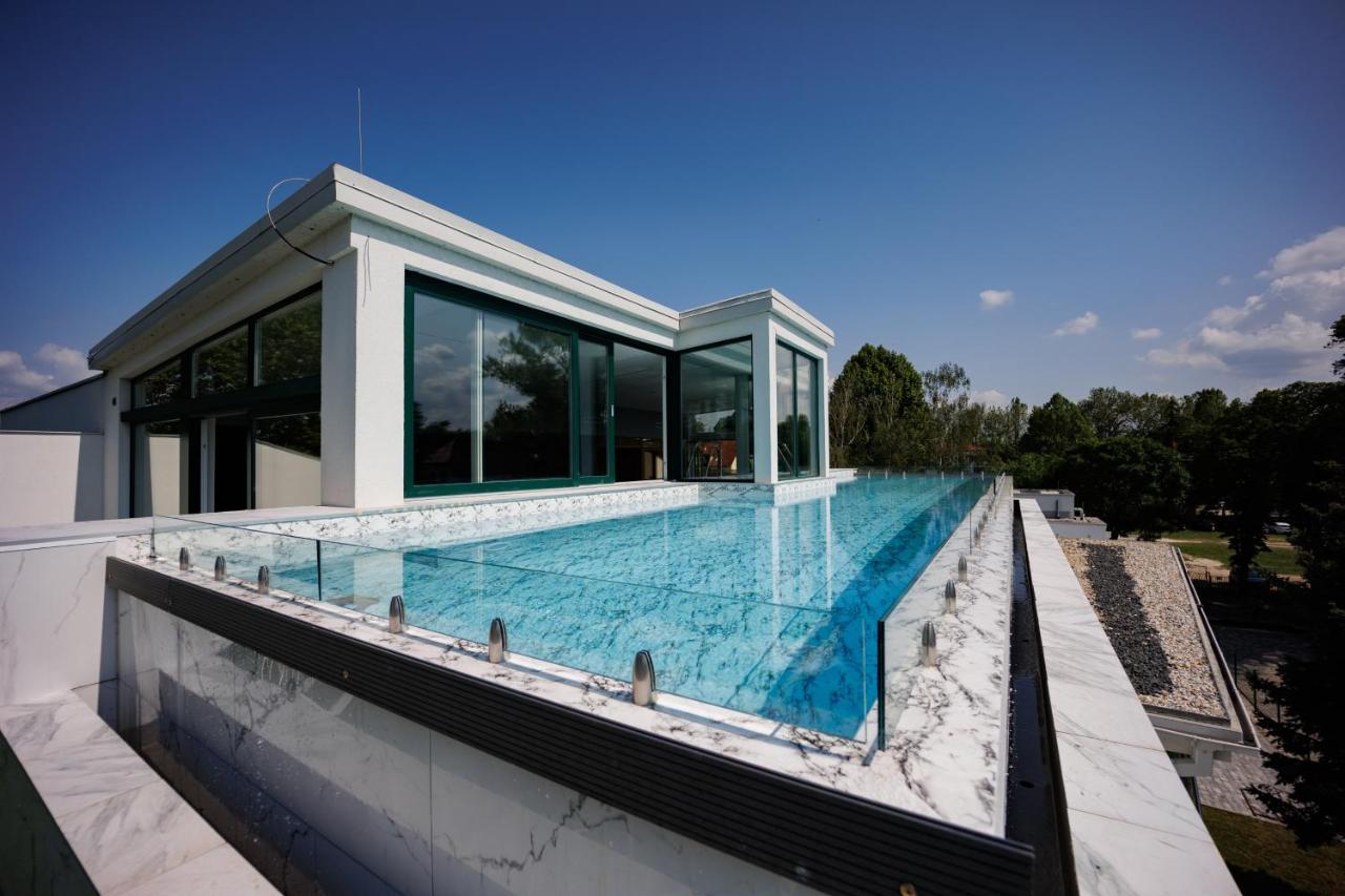 Villa Bauhaus Wellness Apartman Fsz. 1 Siofok Ngoại thất bức ảnh