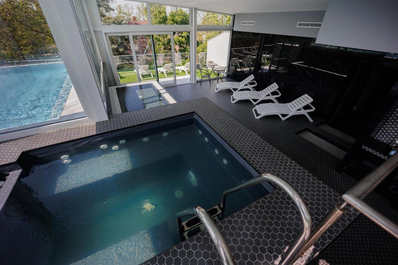 Villa Bauhaus Wellness Apartman Fsz. 1 Siofok Ngoại thất bức ảnh