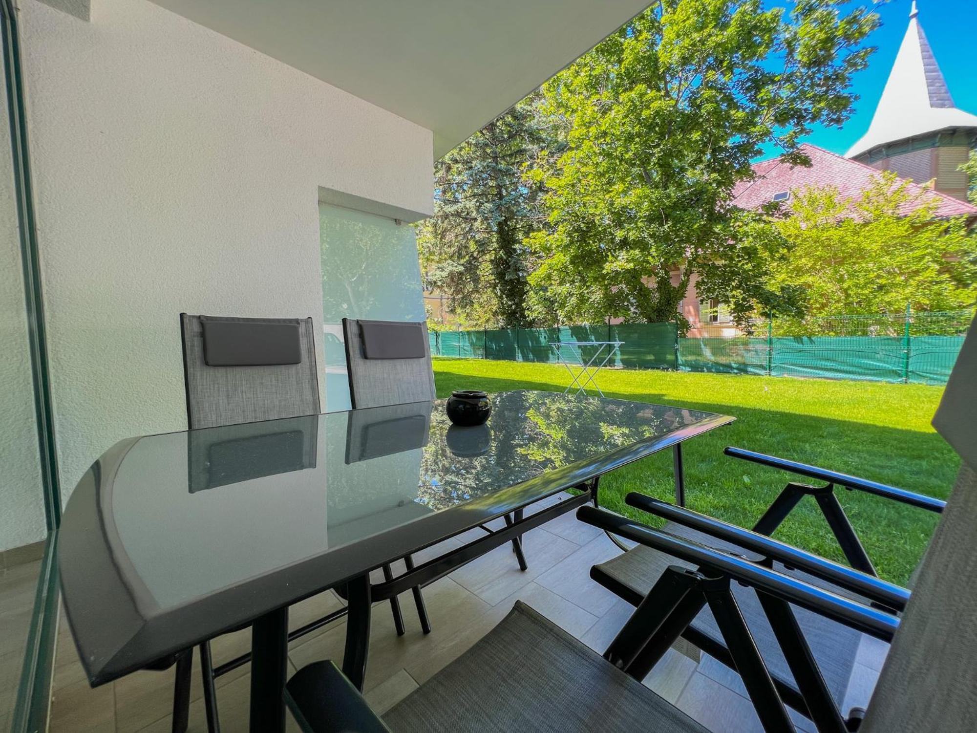 Villa Bauhaus Wellness Apartman Fsz. 1 Siofok Ngoại thất bức ảnh