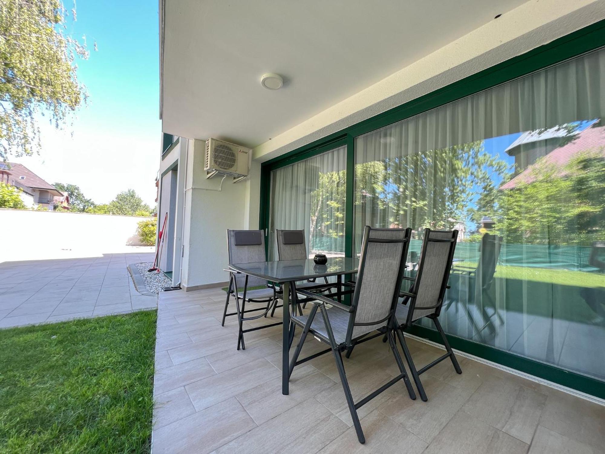 Villa Bauhaus Wellness Apartman Fsz. 1 Siofok Ngoại thất bức ảnh